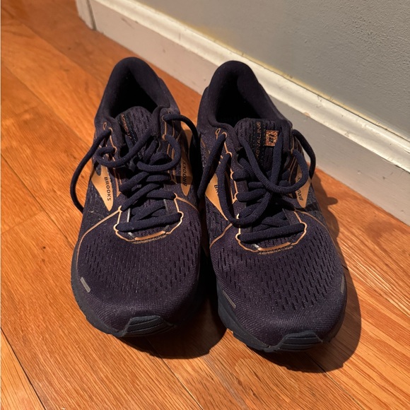 Brooks Shoes - Brooks Women's Sneakers in Navy and Orange